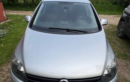 Volkswagen Golf Plus II, 2011 год, 650 000 рублей, 2 фотография