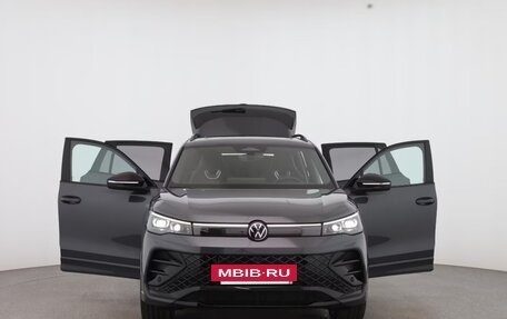 Volkswagen Tiguan, 2025 год, 3 650 000 рублей, 16 фотография