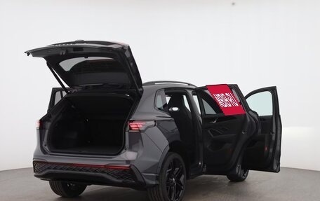 Volkswagen Tiguan, 2025 год, 3 650 000 рублей, 13 фотография