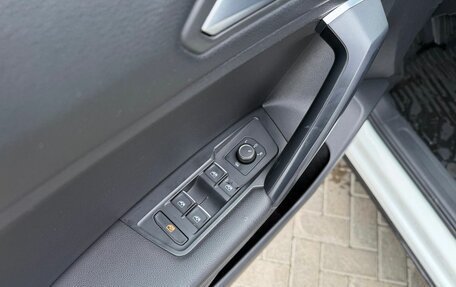 Volkswagen Tiguan II, 2020 год, 2 830 000 рублей, 16 фотография