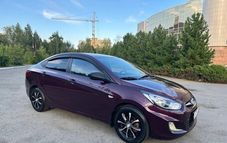 Hyundai Solaris II рестайлинг, 2013 год, 885 000 рублей, 2 фотография