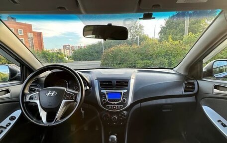 Hyundai Solaris II рестайлинг, 2013 год, 885 000 рублей, 21 фотография