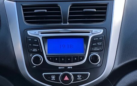 Hyundai Solaris II рестайлинг, 2013 год, 885 000 рублей, 23 фотография