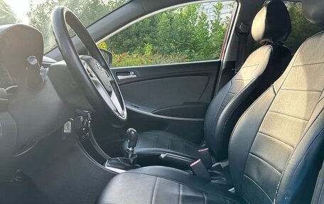 Hyundai Solaris II рестайлинг, 2013 год, 885 000 рублей, 28 фотография