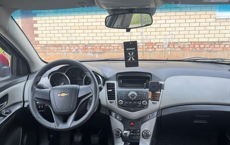 Chevrolet Cruze II, 2011 год, 650 000 рублей, 9 фотография