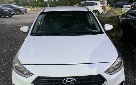 Hyundai Solaris II рестайлинг, 2019 год, 770 000 рублей, 1 фотография