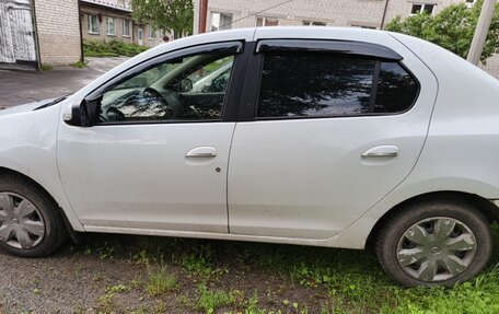Renault Logan II, 2015 год, 550 000 рублей, 2 фотография