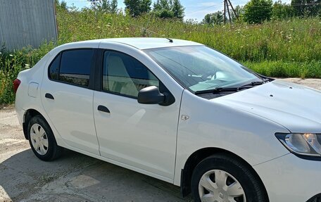 Renault Logan II, 2017 год, 700 000 рублей, 5 фотография