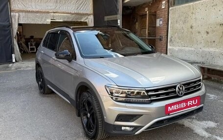 Volkswagen Tiguan II, 2019 год, 2 500 000 рублей, 2 фотография