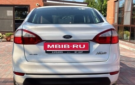 Ford Fiesta, 2015 год, 900 000 рублей, 2 фотография