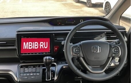 Honda Stepwgn IV, 2021 год, 1 870 000 рублей, 7 фотография