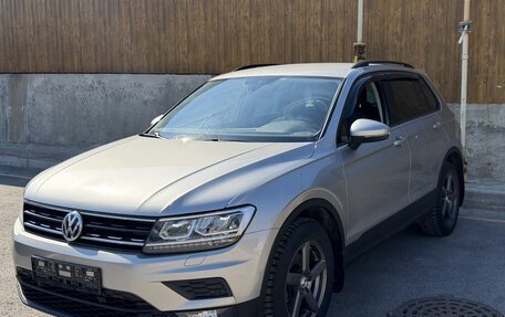 Volkswagen Tiguan II, 2019 год, 2 200 000 рублей, 3 фотография