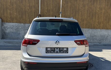 Volkswagen Tiguan II, 2019 год, 2 200 000 рублей, 5 фотография