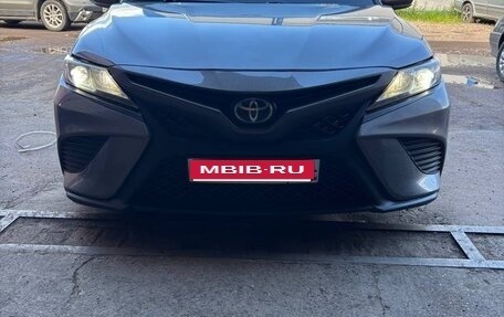 Toyota Camry, 2019 год, 2 600 000 рублей, 1 фотография