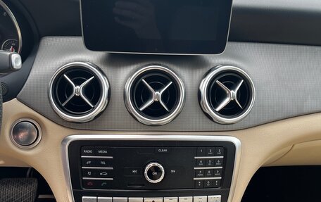 Mercedes-Benz GLA, 2018 год, 2 750 000 рублей, 11 фотография