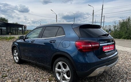 Mercedes-Benz GLA, 2018 год, 2 750 000 рублей, 4 фотография