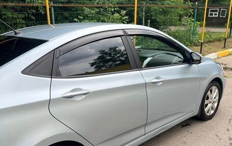 Hyundai Solaris II рестайлинг, 2011 год, 670 000 рублей, 4 фотография