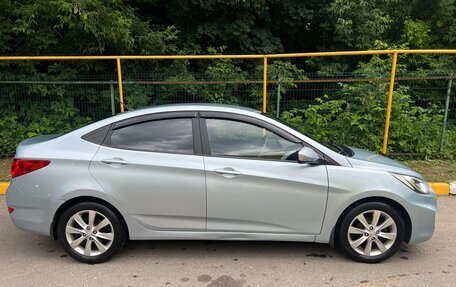 Hyundai Solaris II рестайлинг, 2011 год, 670 000 рублей, 3 фотография