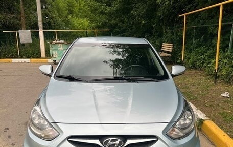 Hyundai Solaris II рестайлинг, 2011 год, 670 000 рублей, 2 фотография