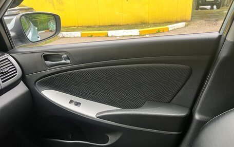 Hyundai Solaris II рестайлинг, 2011 год, 670 000 рублей, 15 фотография