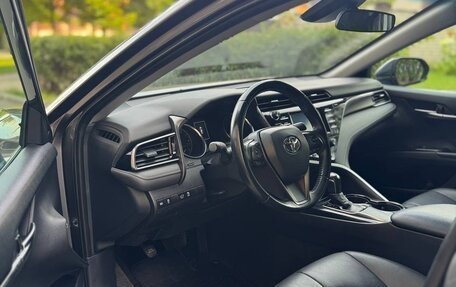 Toyota Camry, 2019 год, 2 600 000 рублей, 9 фотография