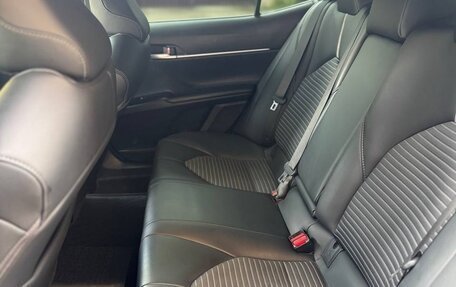 Toyota Camry, 2019 год, 2 600 000 рублей, 17 фотография
