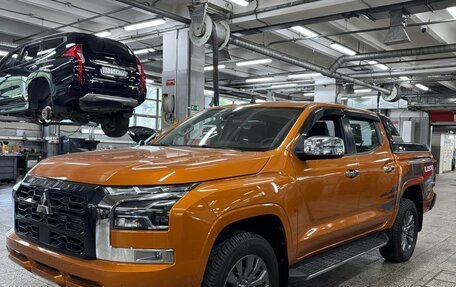 Mitsubishi L200, 2024 год, 5 600 000 рублей, 10 фотография