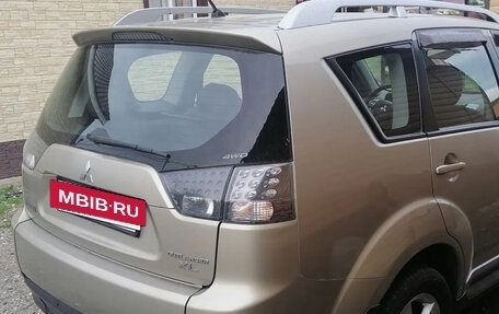 Mitsubishi Outlander III рестайлинг 3, 2008 год, 800 000 рублей, 6 фотография