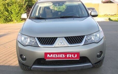 Mitsubishi Outlander III рестайлинг 3, 2008 год, 800 000 рублей, 2 фотография