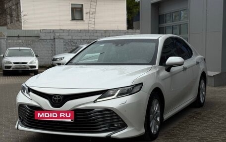 Toyota Camry, 2020 год, 3 000 000 рублей, 4 фотография