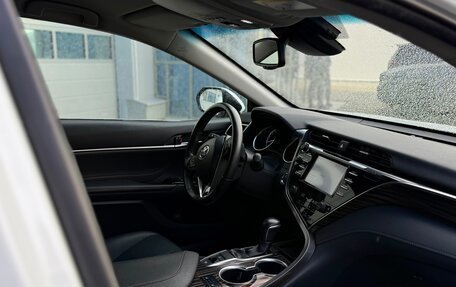 Toyota Camry, 2020 год, 3 000 000 рублей, 13 фотография