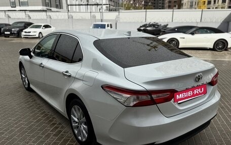 Toyota Camry, 2020 год, 3 000 000 рублей, 7 фотография