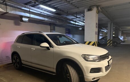 Volkswagen Touareg III, 2012 год, 1 750 000 рублей, 2 фотография