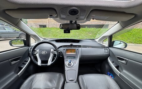 Toyota Prius, 2010 год, 1 200 000 рублей, 9 фотография