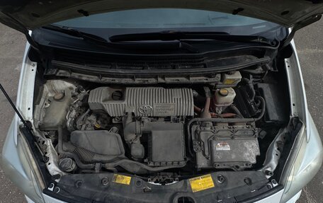 Toyota Prius, 2010 год, 1 200 000 рублей, 32 фотография