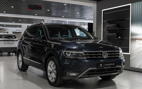 Volkswagen Tiguan II, 2017 год, 2 545 000 рублей, 2 фотография