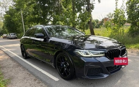 BMW 5 серия, 2021 год, 4 300 000 рублей, 3 фотография
