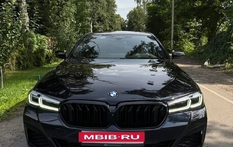 BMW 5 серия, 2021 год, 4 300 000 рублей, 2 фотография