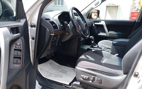 Toyota Land Cruiser Prado 150 рестайлинг 2, 2021 год, 5 600 000 рублей, 7 фотография