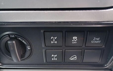 Toyota Land Cruiser Prado 150 рестайлинг 2, 2021 год, 5 600 000 рублей, 13 фотография