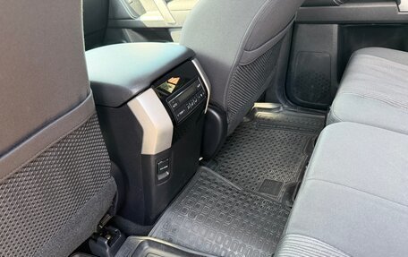 Toyota Land Cruiser Prado 150 рестайлинг 2, 2018 год, 5 079 500 рублей, 18 фотография