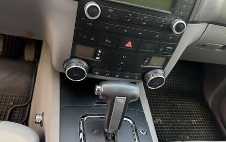 Volkswagen Touareg III, 2005 год, 999 999 рублей, 13 фотография