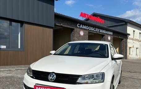 Volkswagen Jetta VI, 2015 год, 1 089 000 рублей, 2 фотография