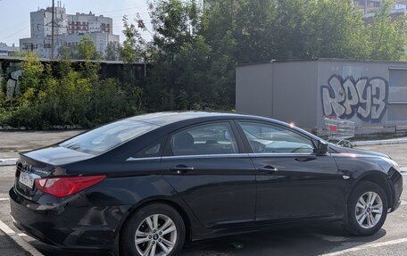 Hyundai Sonata VI, 2011 год, 795 000 рублей, 2 фотография