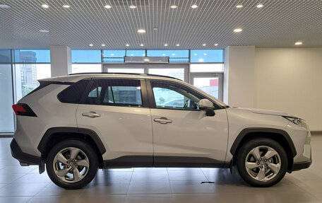 Toyota RAV4, 2019 год, 2 359 000 рублей, 5 фотография