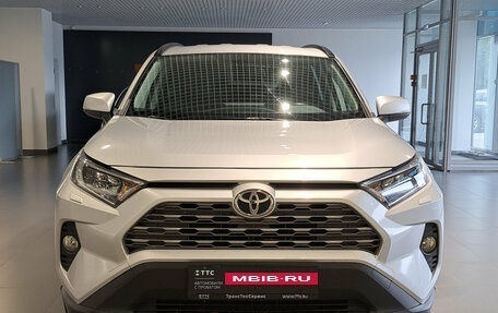 Toyota RAV4, 2019 год, 2 359 000 рублей, 2 фотография