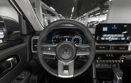 Mitsubishi L200, 2025 год, 5 300 000 рублей, 10 фотография