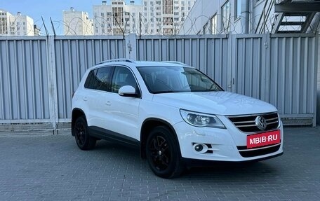 Volkswagen Tiguan I, 2010 год, 1 299 000 рублей, 3 фотография