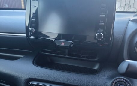 Toyota Yaris, 2020 год, 1 600 000 рублей, 13 фотография