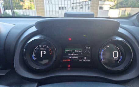 Toyota Yaris, 2020 год, 1 600 000 рублей, 17 фотография